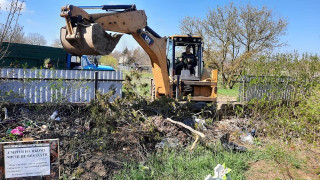 Чисте Село. Триває прибирання села Петродолинське спільними зусилями.