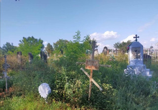 Шановні жителі Великодальницької громади! Просимо прибрати на кладовищах