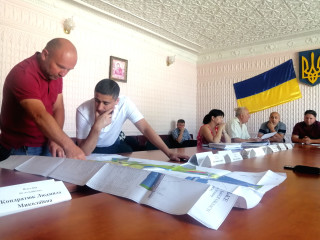 Благоустрій, вивіз сміття, земельні питання обговорено на комісіях