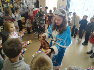 Солодкий світ дитинства: діти громади отримали подарунки до новорічних свят